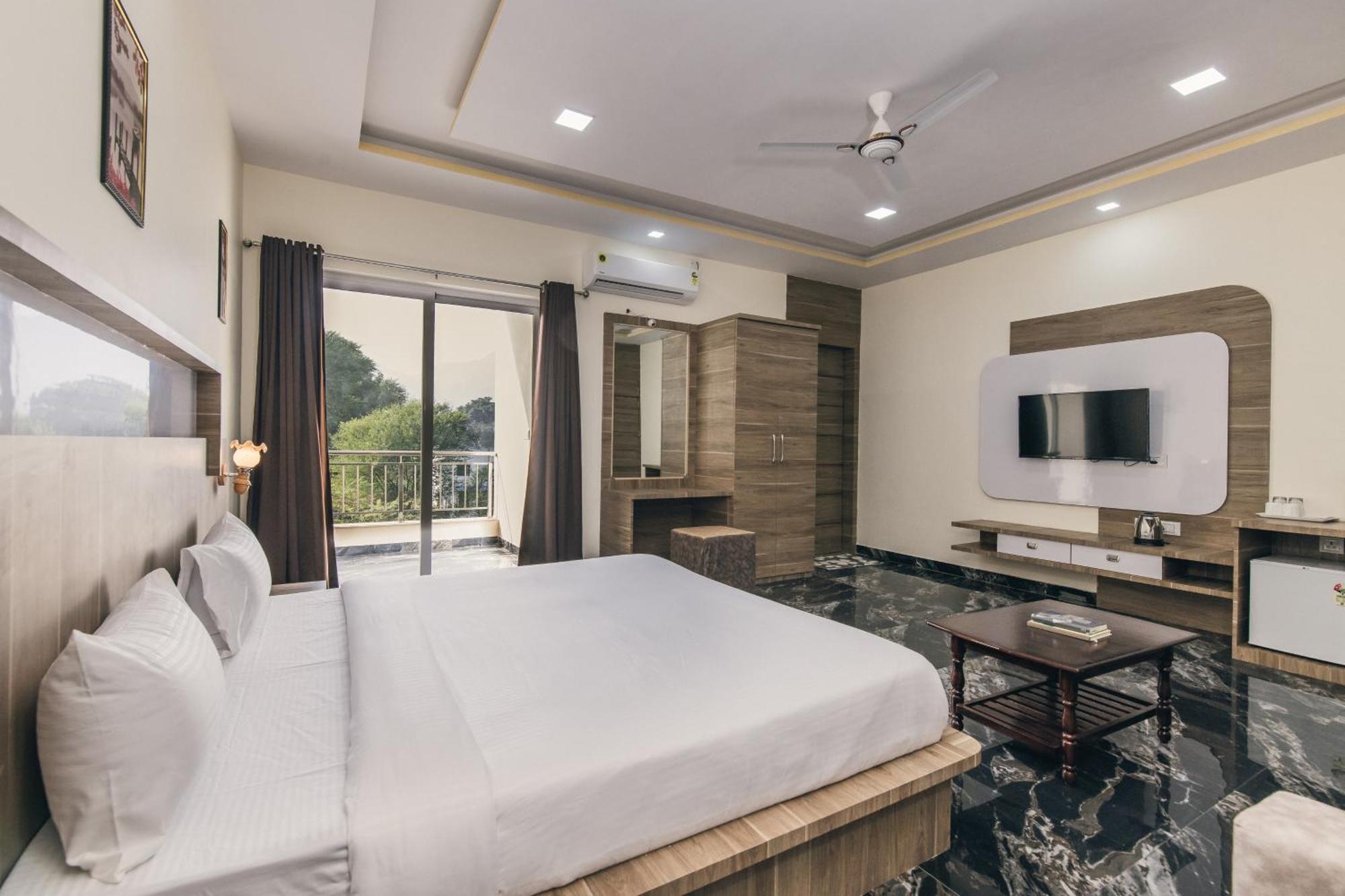 Serenity Hill Resort - A Boutique Resort In Удайпур Екстериор снимка