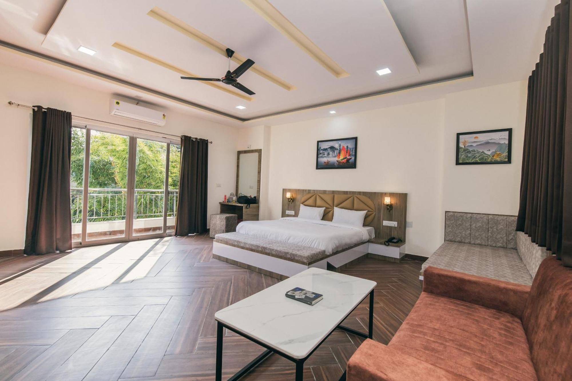 Serenity Hill Resort - A Boutique Resort In Удайпур Екстериор снимка