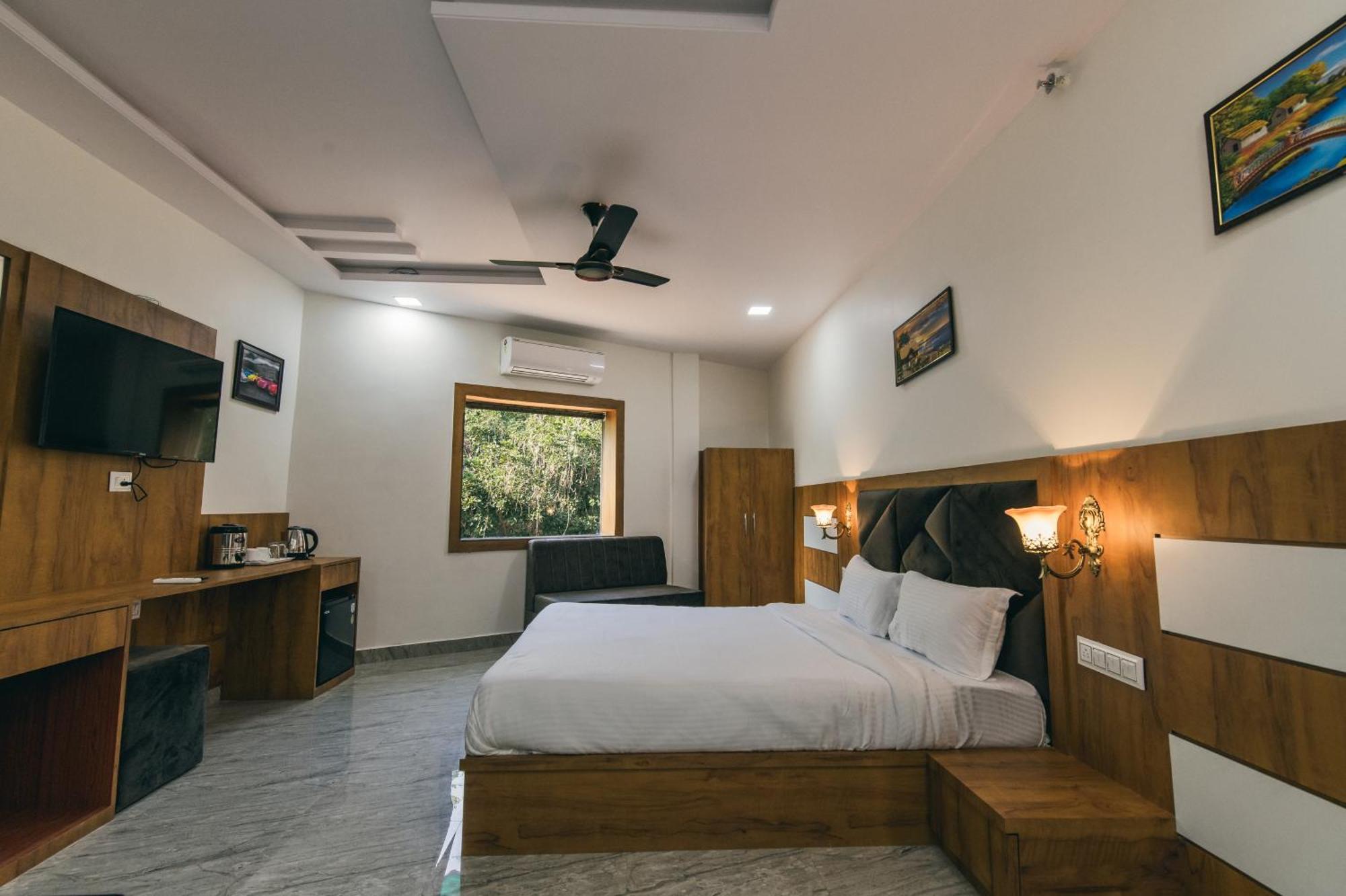 Serenity Hill Resort - A Boutique Resort In Удайпур Екстериор снимка