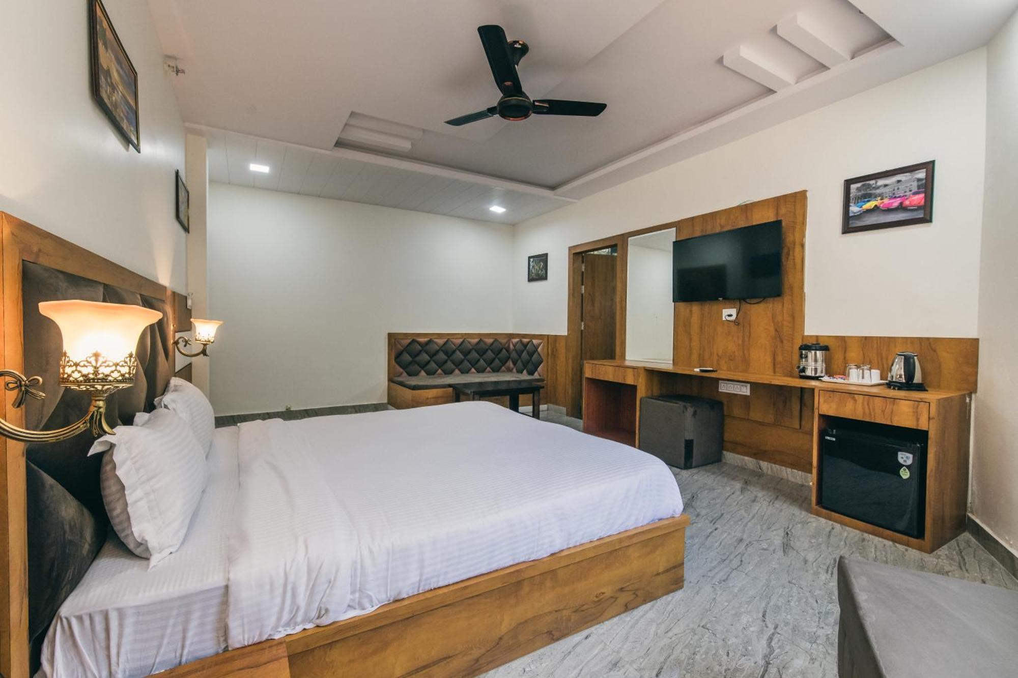 Serenity Hill Resort - A Boutique Resort In Удайпур Екстериор снимка