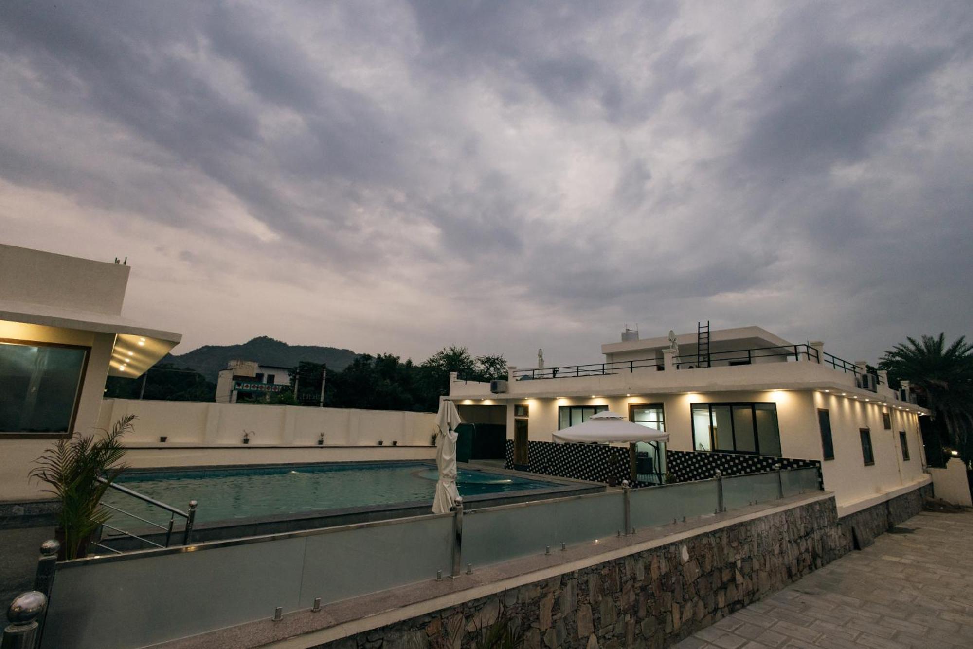 Serenity Hill Resort - A Boutique Resort In Удайпур Екстериор снимка