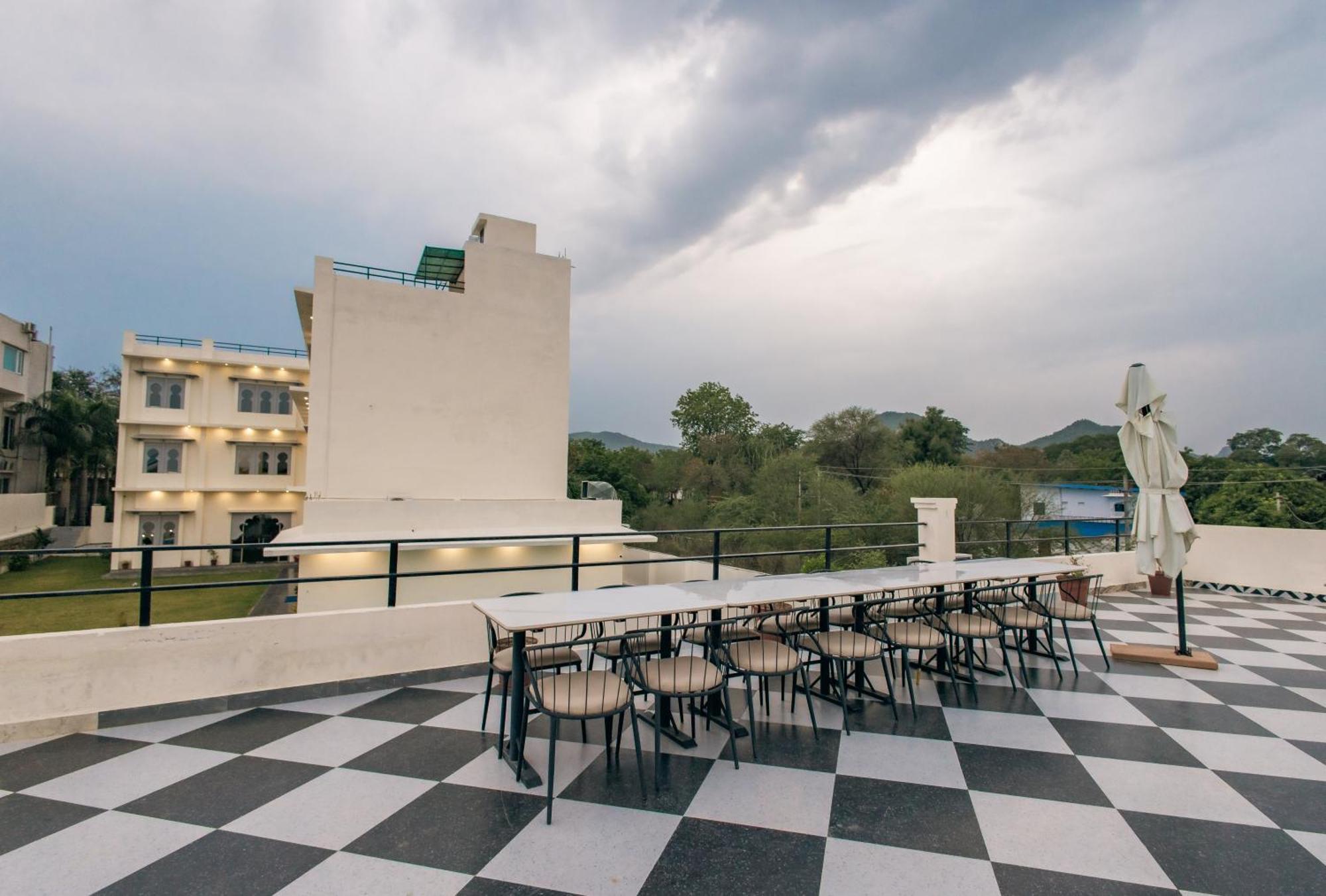Serenity Hill Resort - A Boutique Resort In Удайпур Екстериор снимка