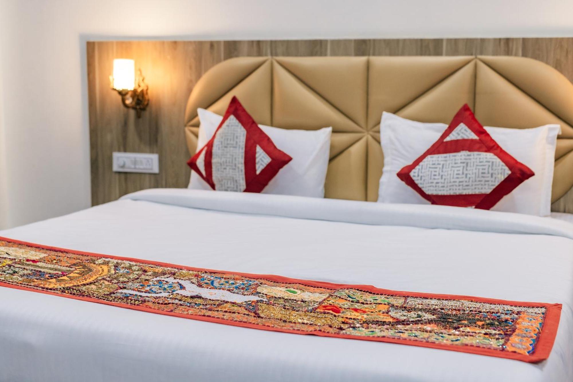 Serenity Hill Resort - A Boutique Resort In Удайпур Екстериор снимка