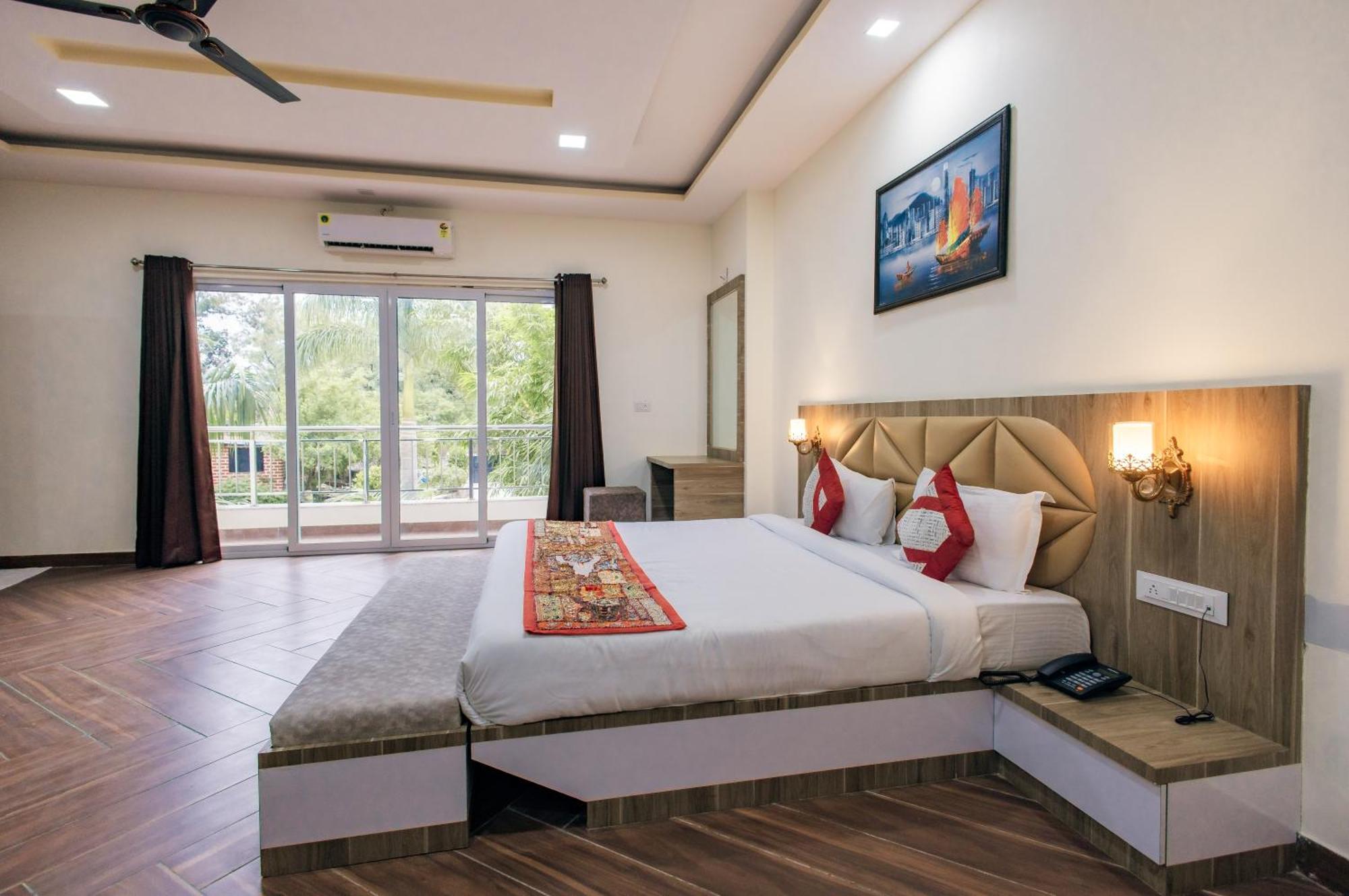 Serenity Hill Resort - A Boutique Resort In Удайпур Екстериор снимка