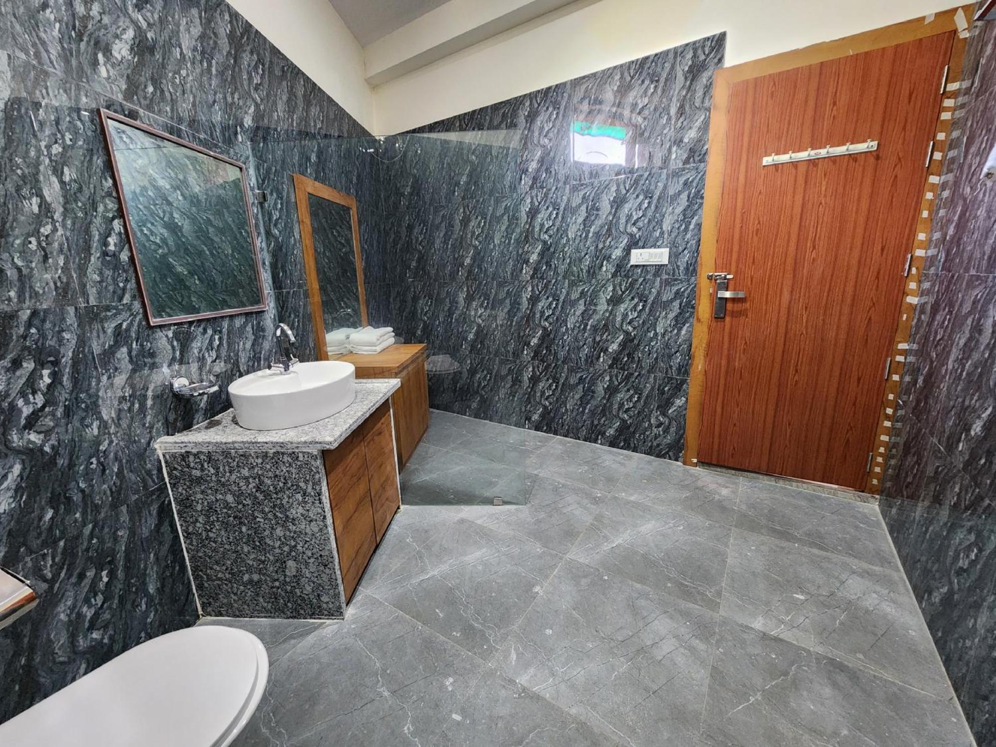 Serenity Hill Resort - A Boutique Resort In Удайпур Стая снимка